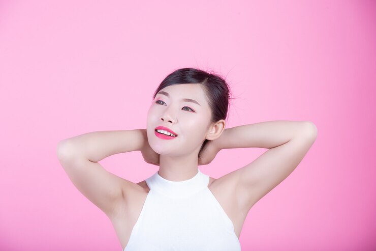 Girl raised armpit up